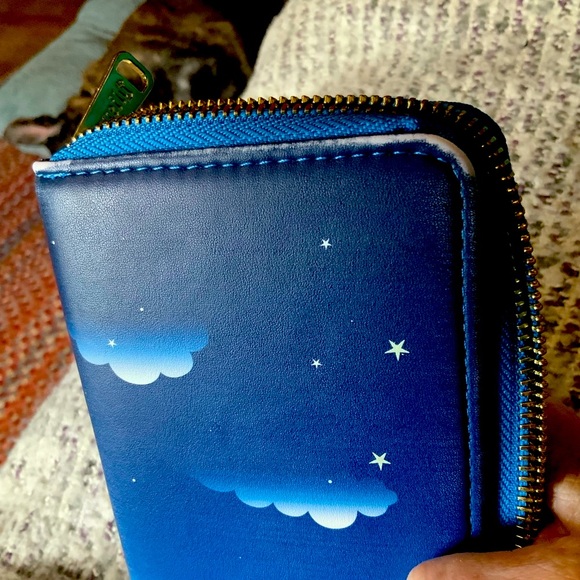 Retired Loungefly GLOW IN THE DARK Peter Pan and friends wallet. GUC - Picture 3 of 12